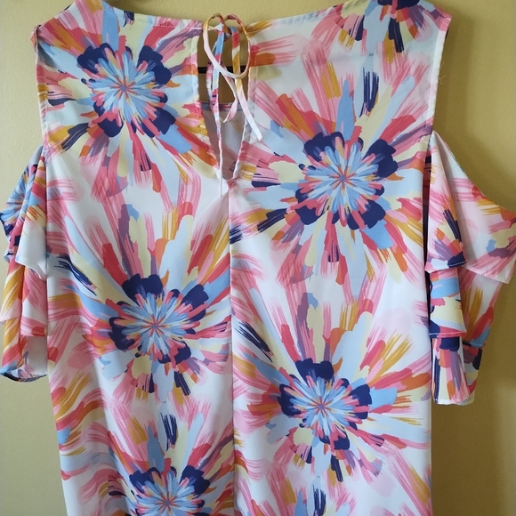 Blouse with cold shoulder and splashes of colors size L - Picture 3 of 6